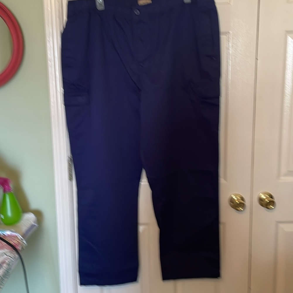 MENS CARGO PANTS PERFECT CONDITION
46 L